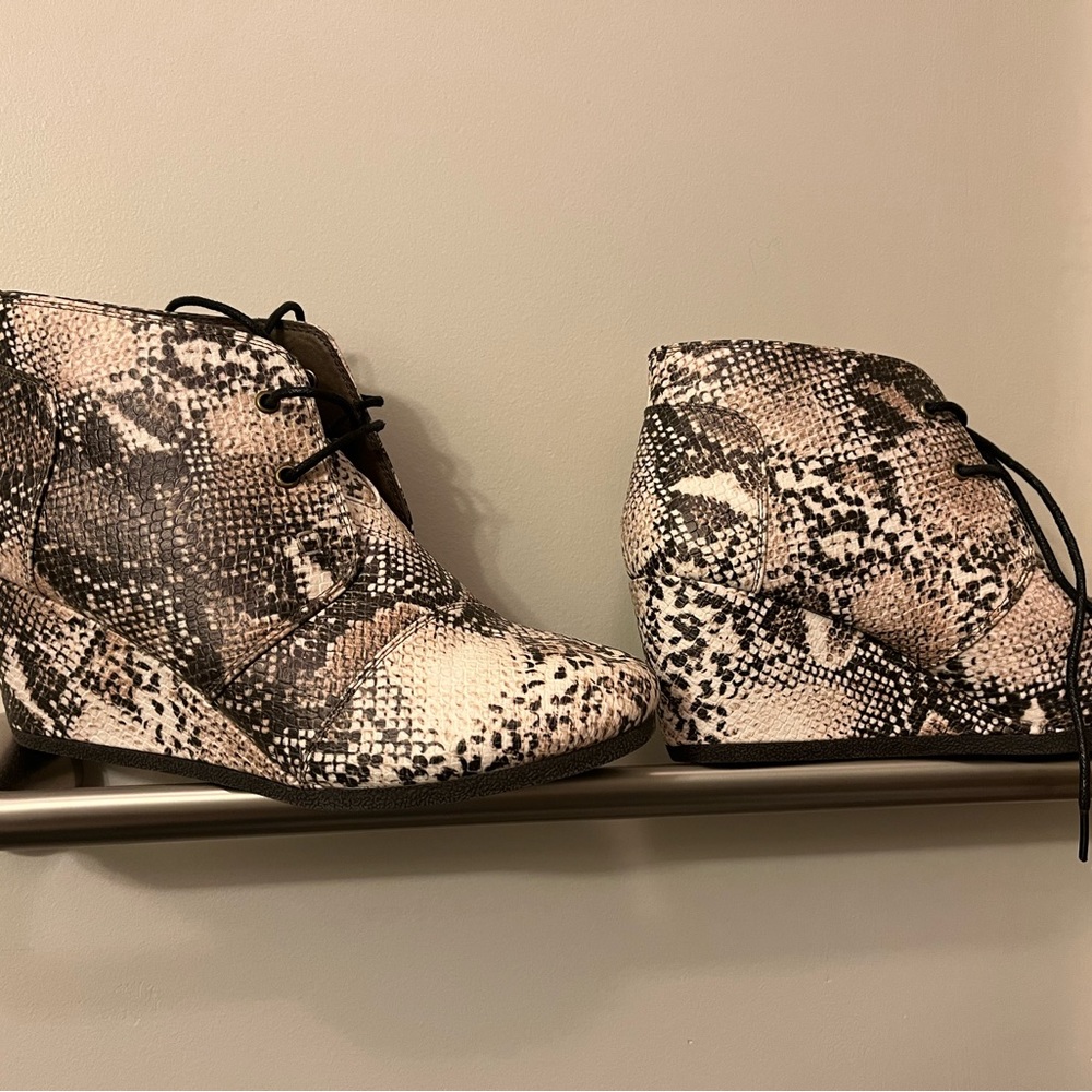 Women’s Snake Print Short Boots size 10